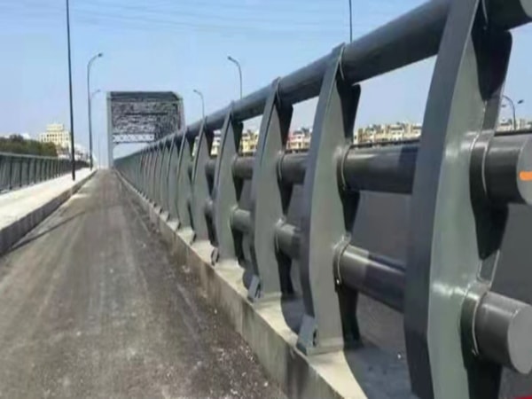 橋梁護(hù)欄